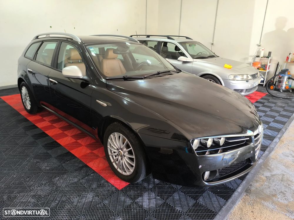 Alfa Romeo 159 Sportwagon 1.9 JTDm 16V Elegante - 14