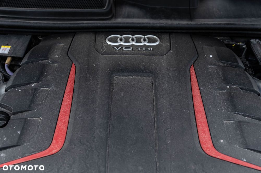 Audi SQ8 - 8