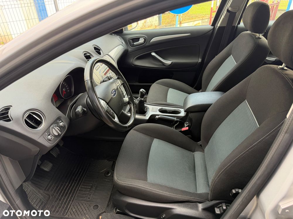 Ford Mondeo 2.0 Silver X - 17