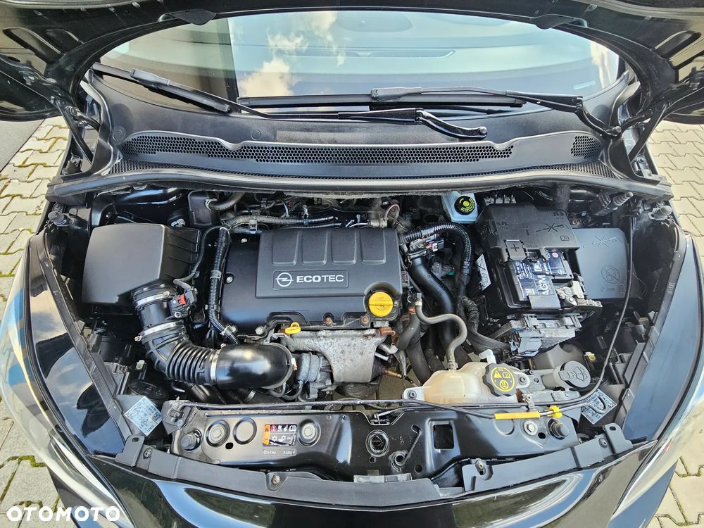 Opel Corsa 1.4 16V Cosmo - 28