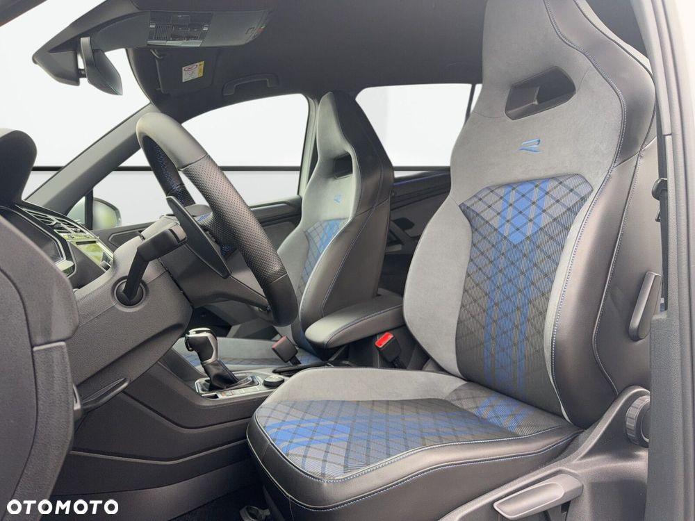 Volkswagen Tiguan - 11
