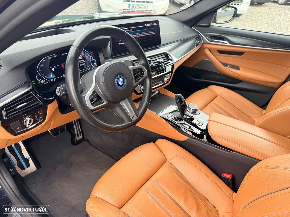 BMW 530 e Pack Desportivo M - 8