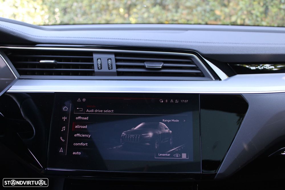 Audi Q8 e-Tron 50 quattro S line - 9
