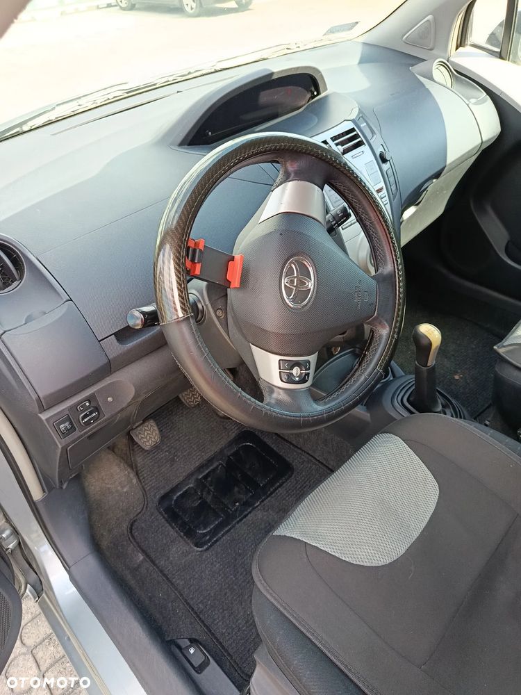 Toyota Yaris - 9