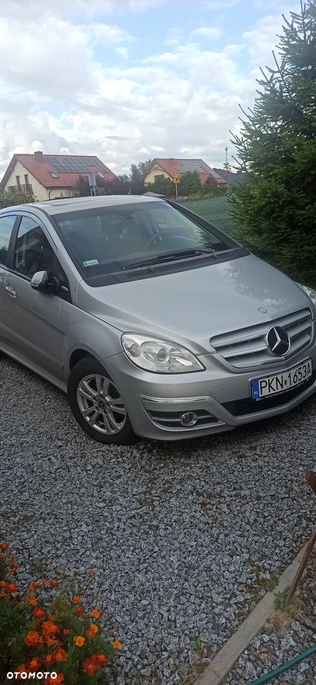 Mercedes-Benz Klasa B 180 BlueEffICIENCY - 1