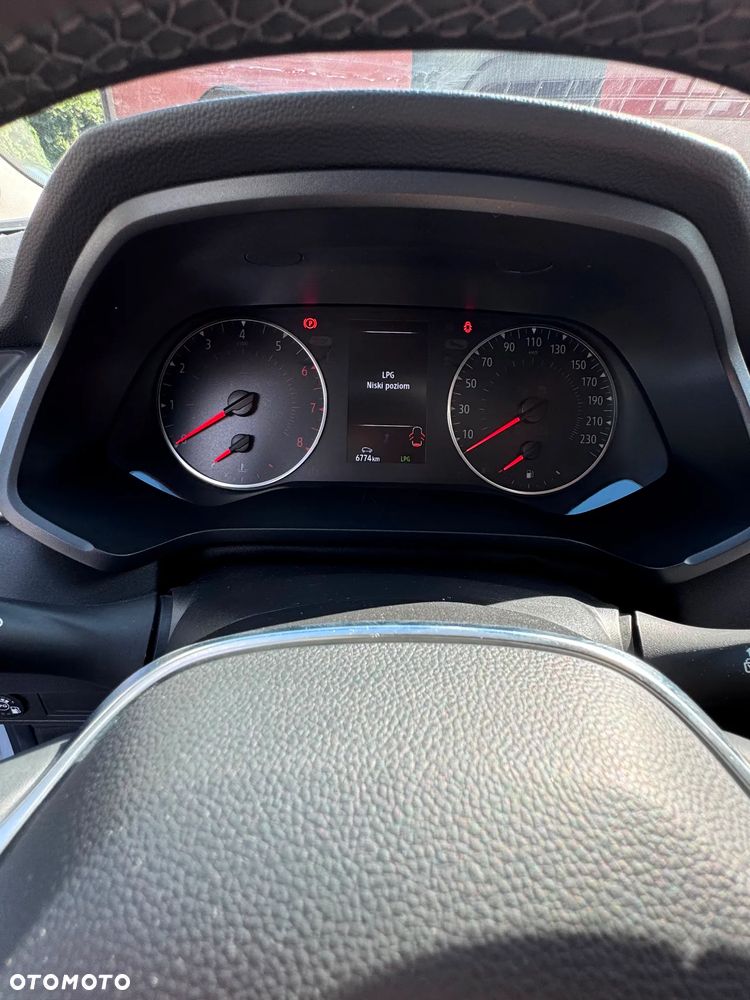 Renault Captur - 23