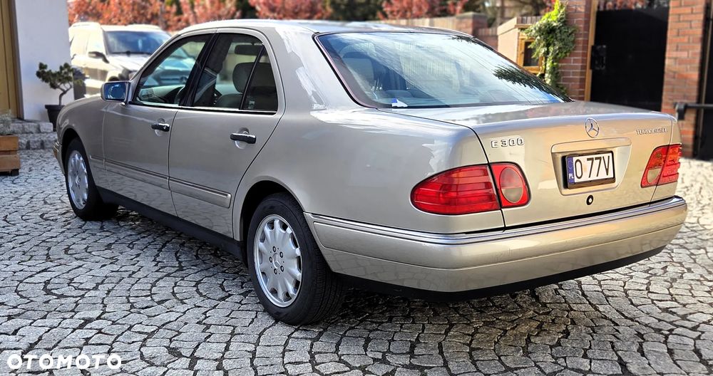 Mercedes-Benz Klasa E - 7
