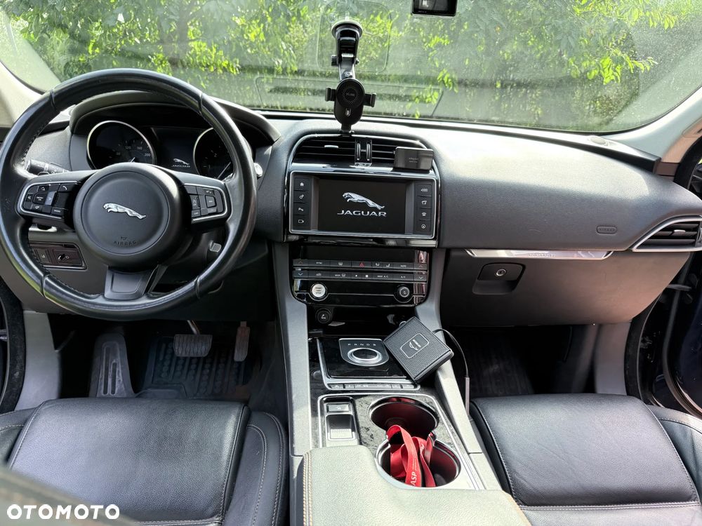 Jaguar F-Pace 2.0 i4D AWD Prestige - 18
