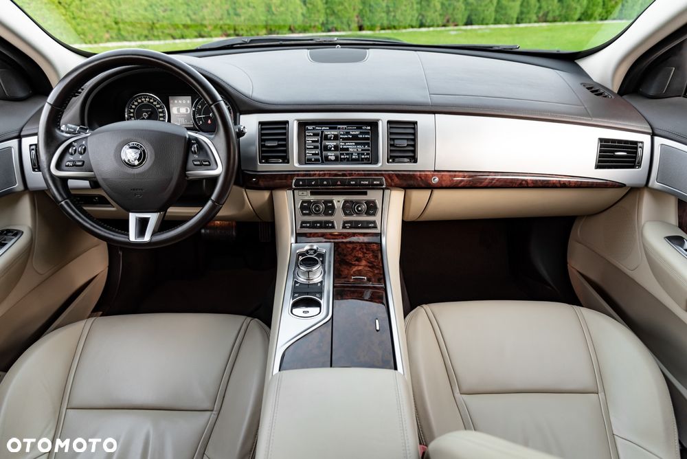 Jaguar XF 3.0 V6 Kompressor AWD - 28