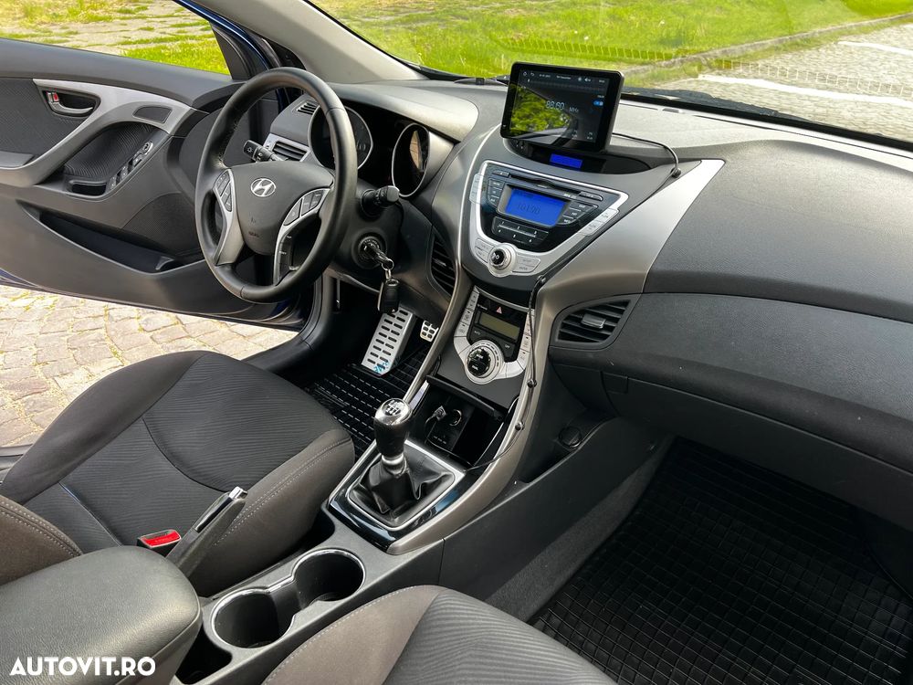 Hyundai Elantra 1.6 MPi Highway - 14