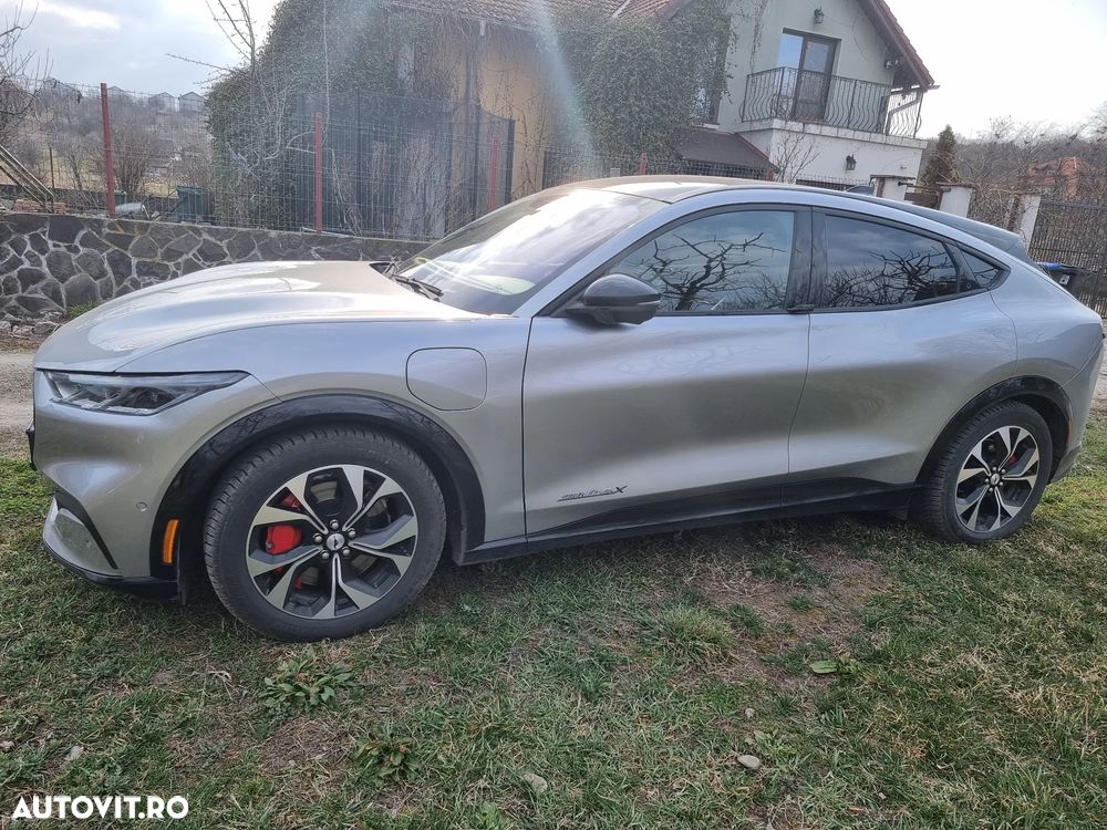 Ford Mustang Mach-E AWD PREMIUM - 9