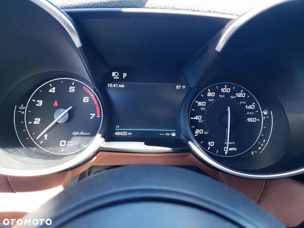 Alfa Romeo Giulia 2.0 Turbo TI Q4 - 8
