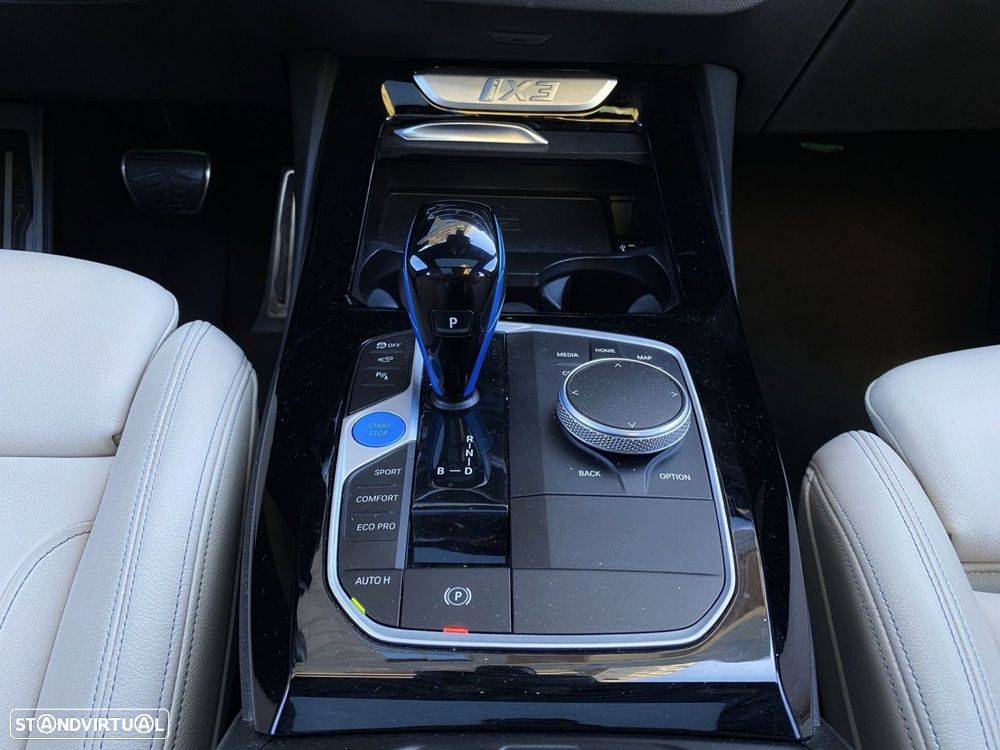 BMW iX3 M Sport Impressive - 13