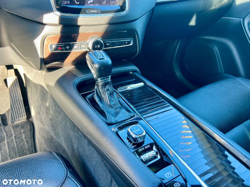 Volvo XC 90 T6 AWD Momentum 7os - 29