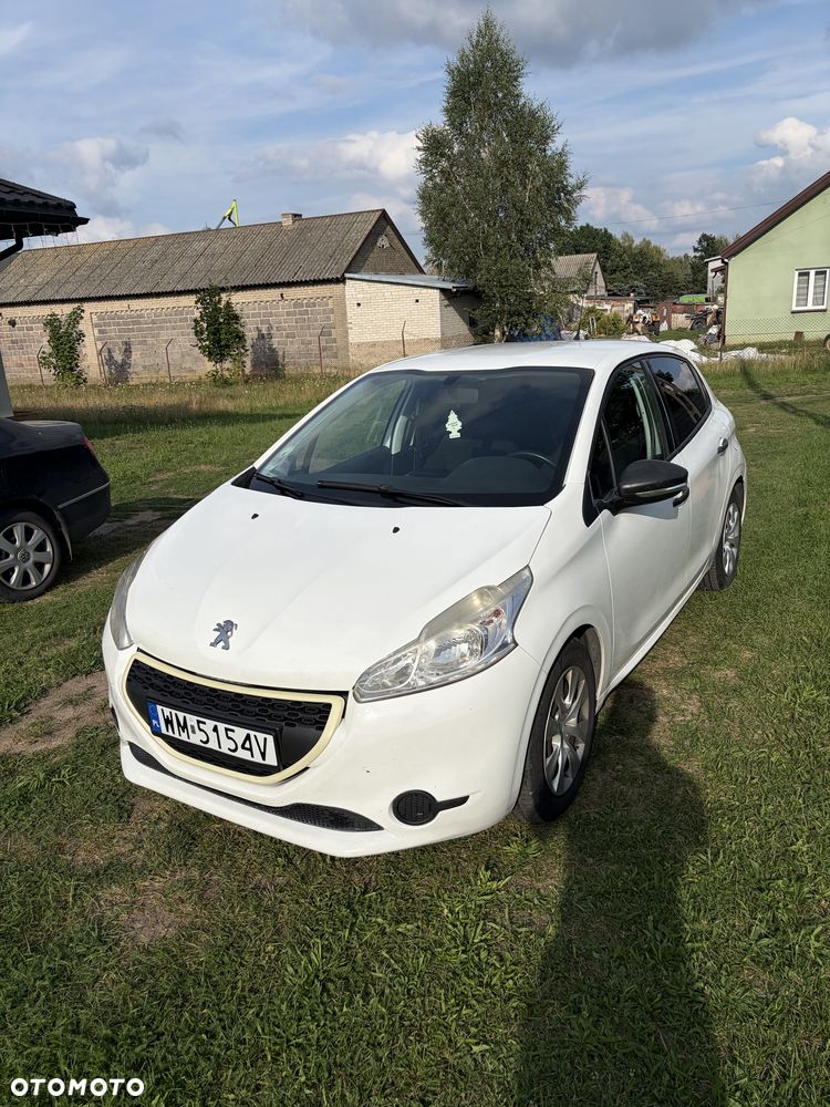 Peugeot 208 2014 photo 2
