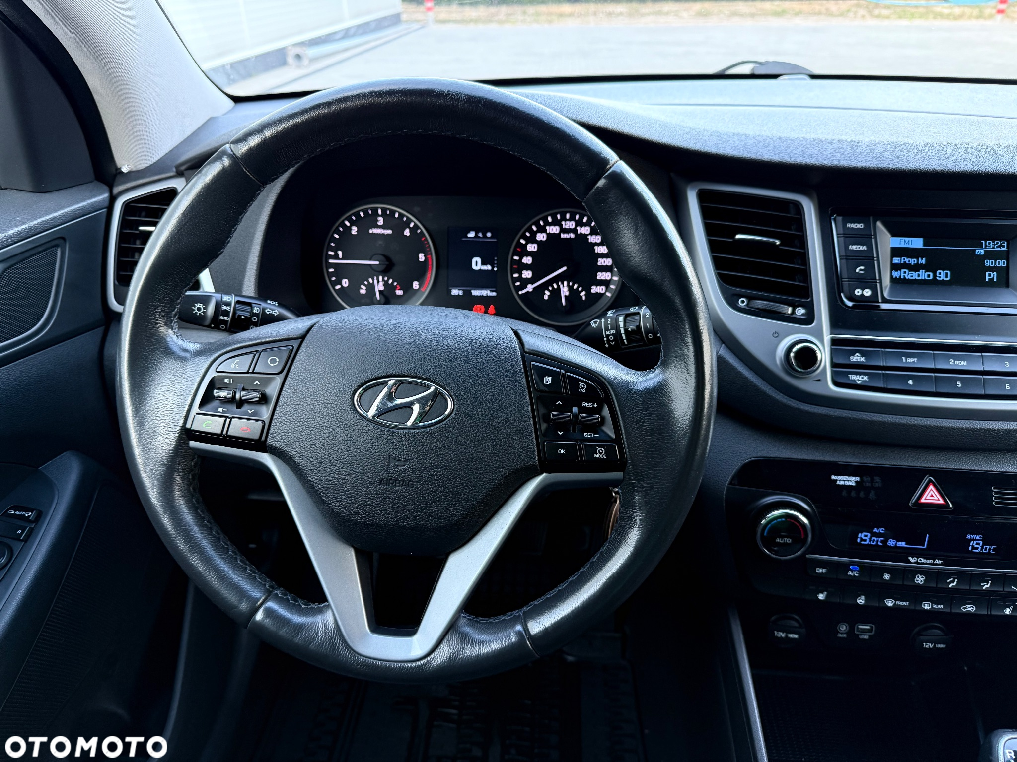 Hyundai Tucson 1.7 CRDI BlueDrive Comfort 2WD - 22