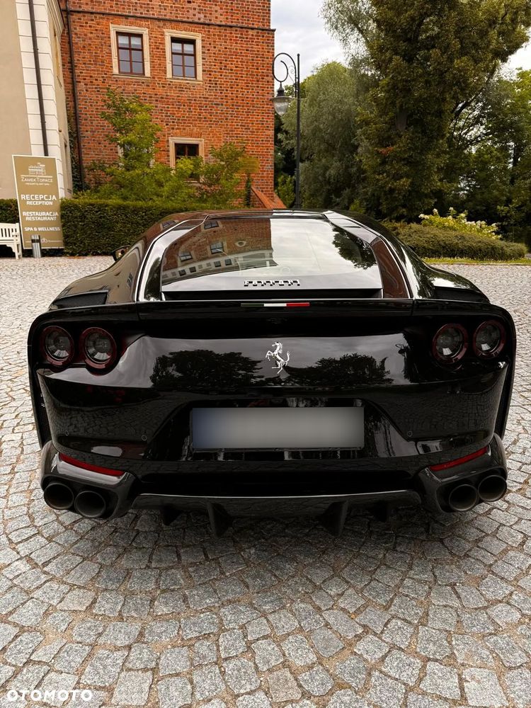 Ferrari 812 Superfast - 6