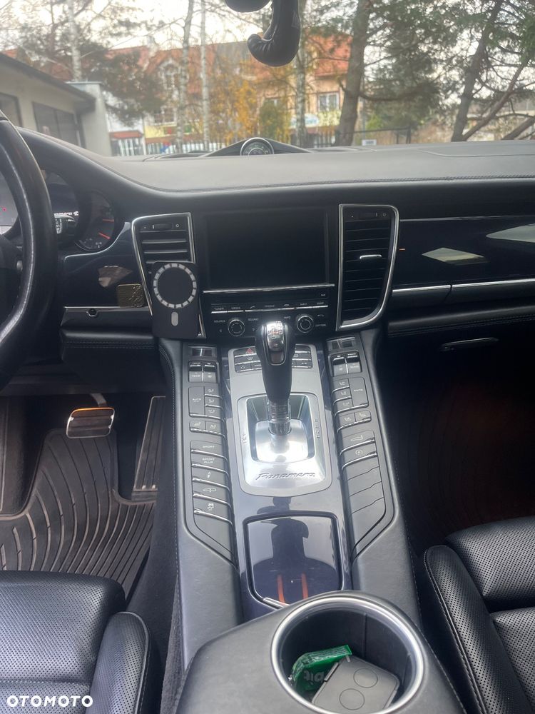 Porsche Panamera 4S - 16