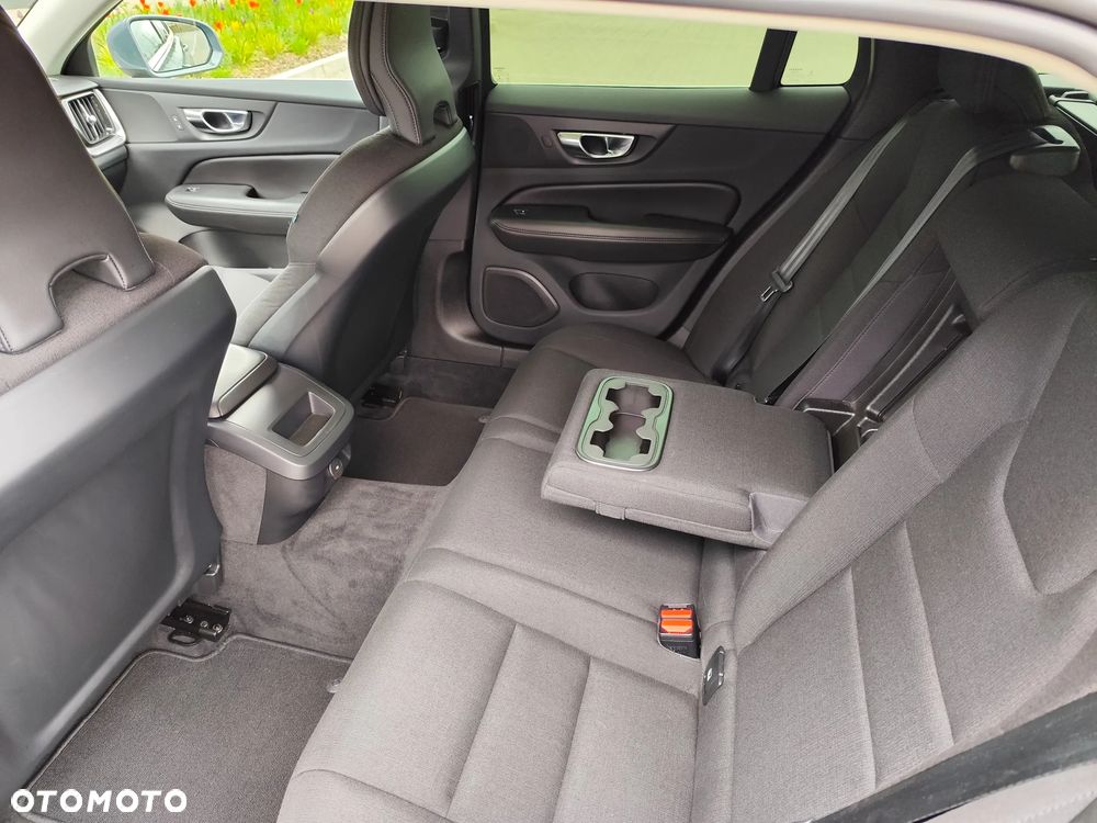Volvo V60 B4 D Momentum Pro - 20
