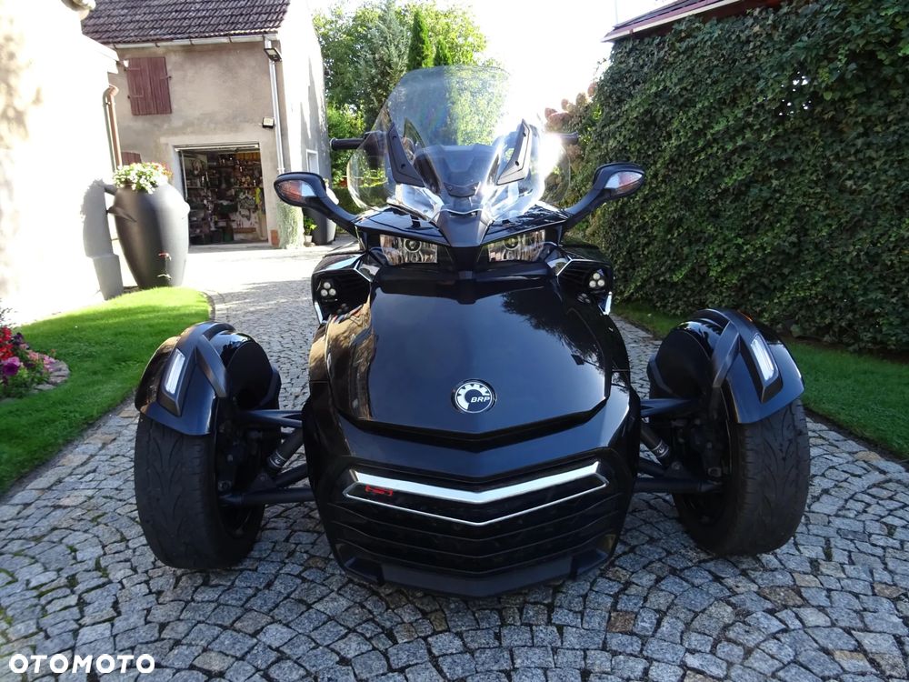 Can-Am Spyder - 30
