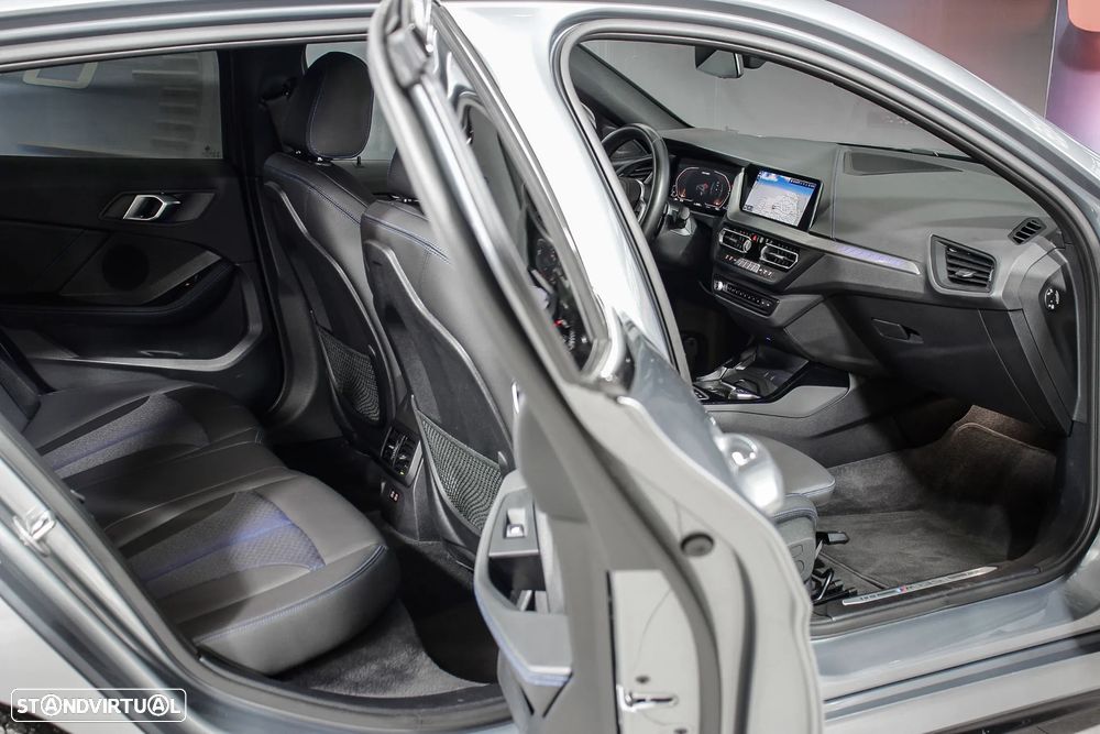 BMW M135i xDrive - 18