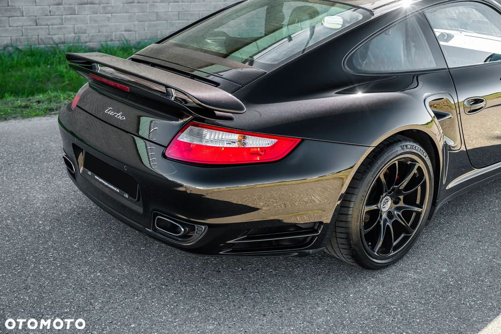 Porsche 911 Turbo - 13