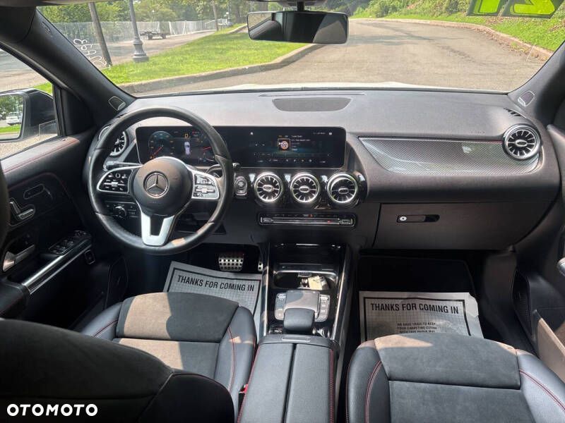 Mercedes-Benz GLA 250 8G-DCT AMG Line - 10
