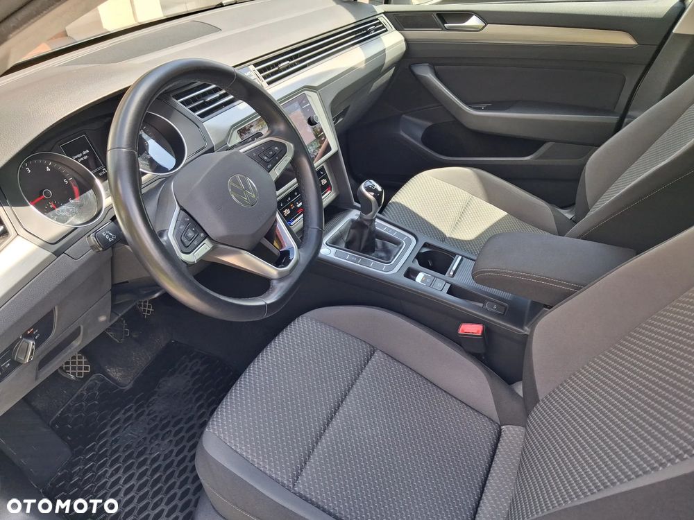 Volkswagen Passat 2.0 TDI EVO Business - 28