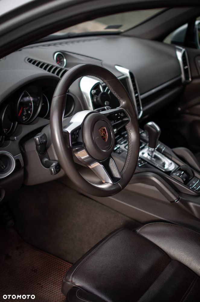 Porsche Cayenne Platinum Edition - 7