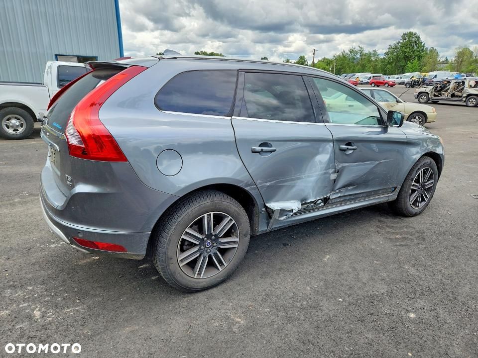 Volvo XC 60 T5 AWD Geartronic RDesign - 3
