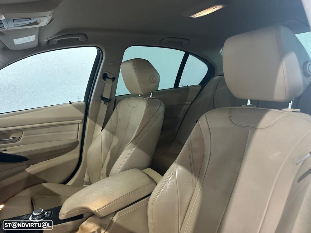 BMW 328 i Auto Pack M - 55