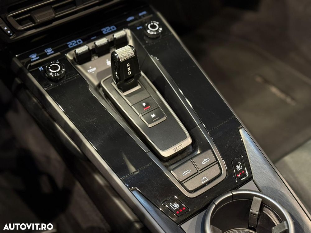 Porsche 911 Carrera 4 GTS PDK - 30