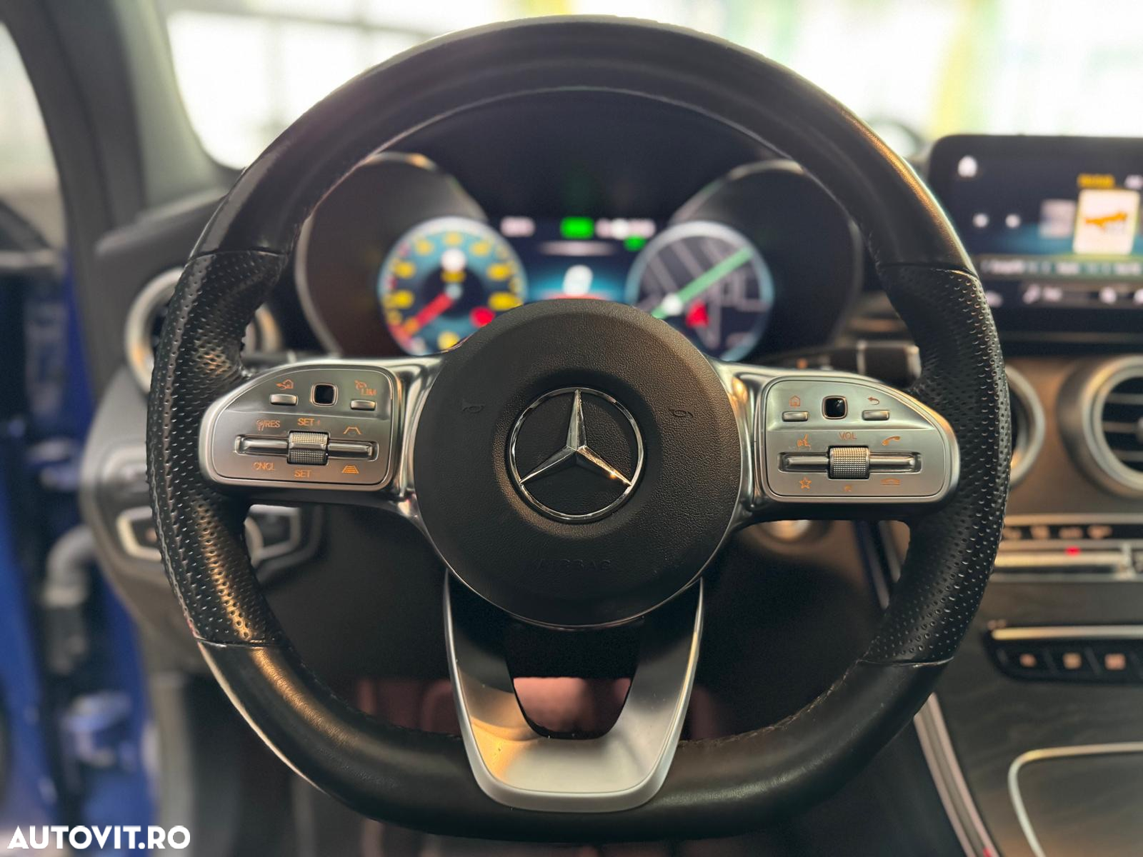 Mercedes-Benz GLC Coupe 300 e 4Matic 9G-TRONIC AMG Line Plus - 3