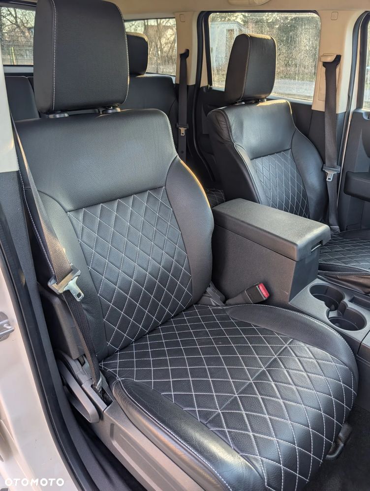 Dodge Nitro - 23