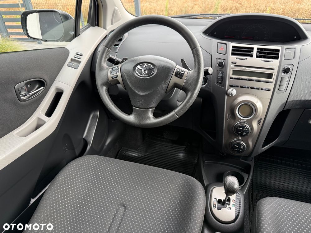 Toyota Yaris - 26