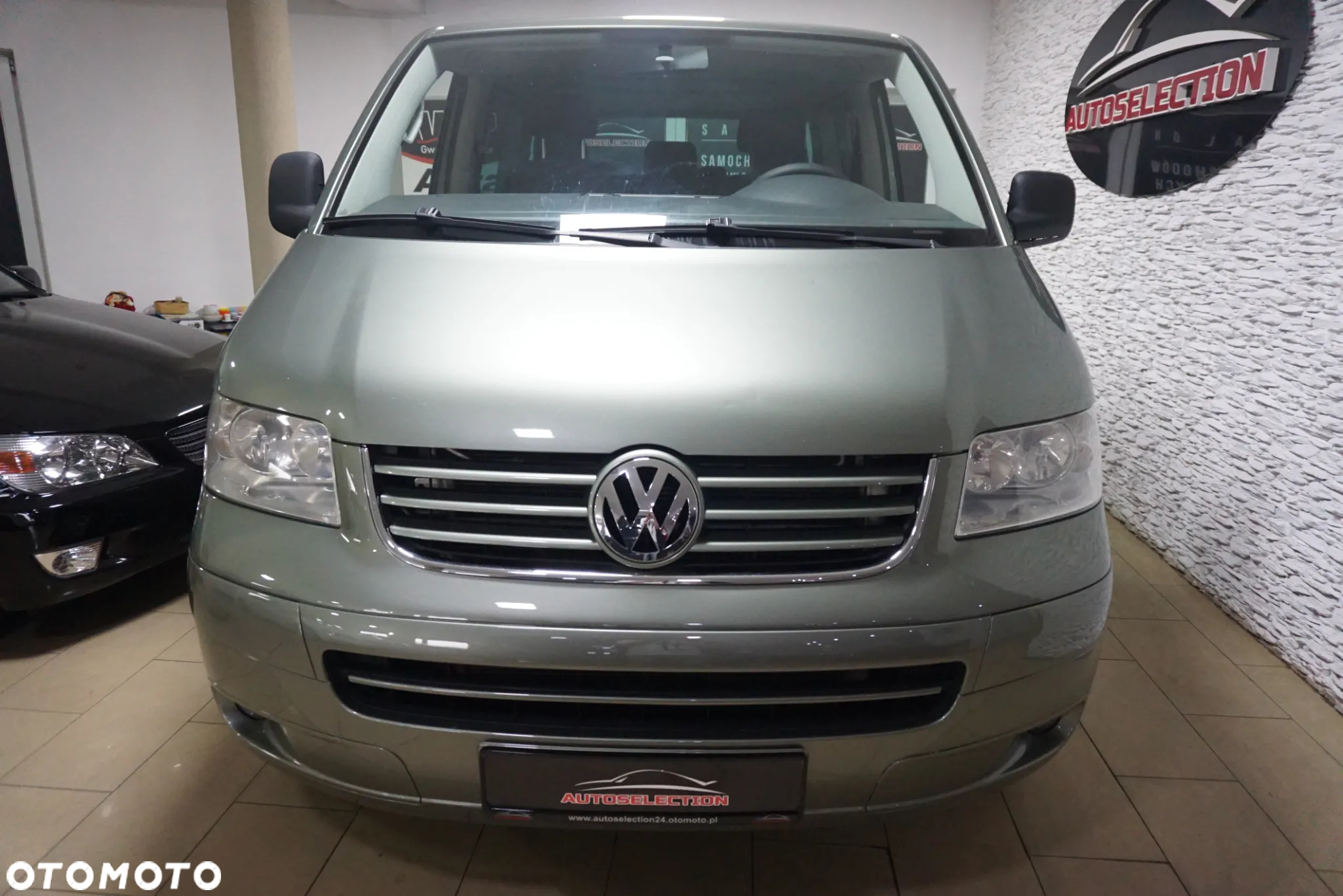 Volkswagen Caravelle - 4