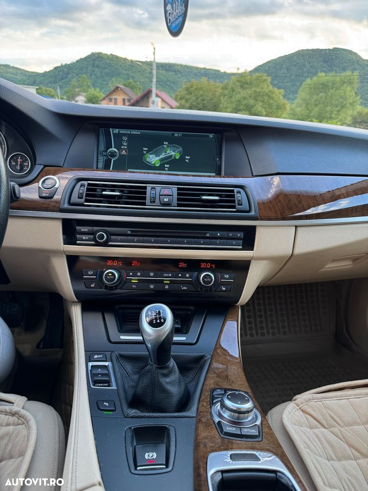 BMW Seria 5 520d EfficientDynamics Edition - 21