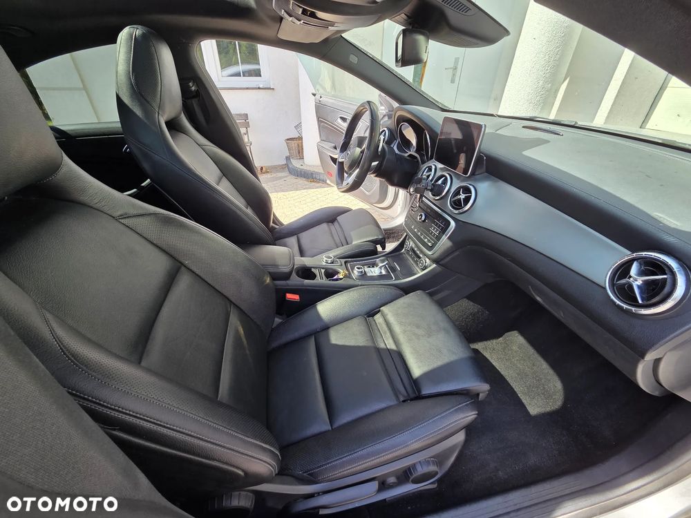 Mercedes-Benz CLA - 13