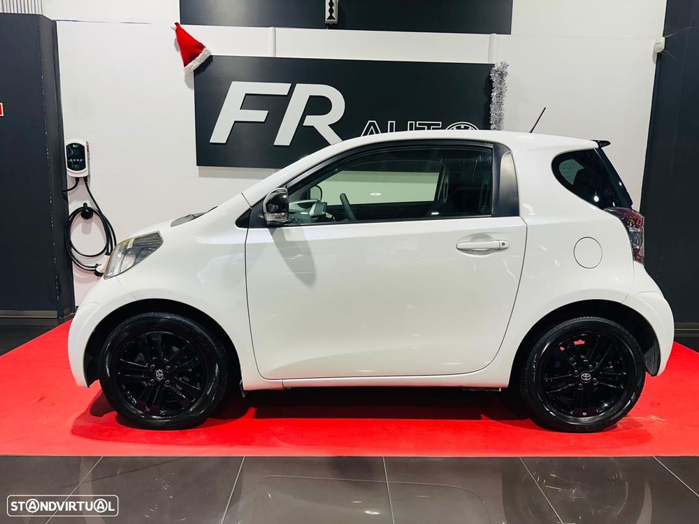 Toyota iQ 1.4 D-4D 2 EP+NAVI+Bluetooth - 11