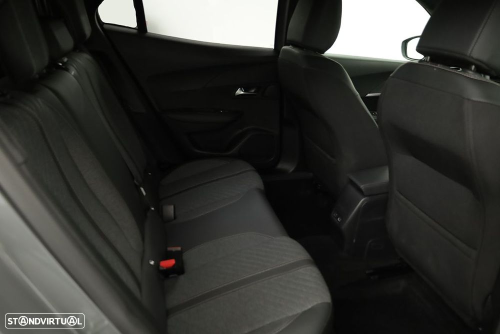 Peugeot e-2008 54 kWh Allure - 23