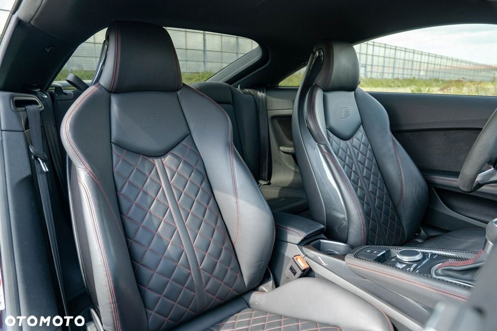 Audi TT S Coupé - 24