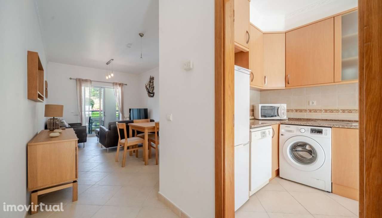 Apartamento T2 com piscina para venda em Salema, Algarve - Grande imagem: 3/26