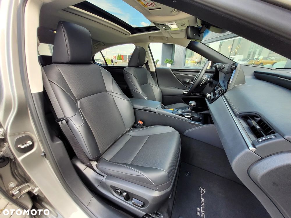 Lexus ES - 14