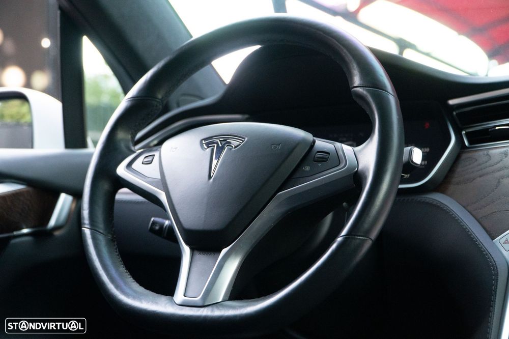 Tesla Model X 75D AWD - 19