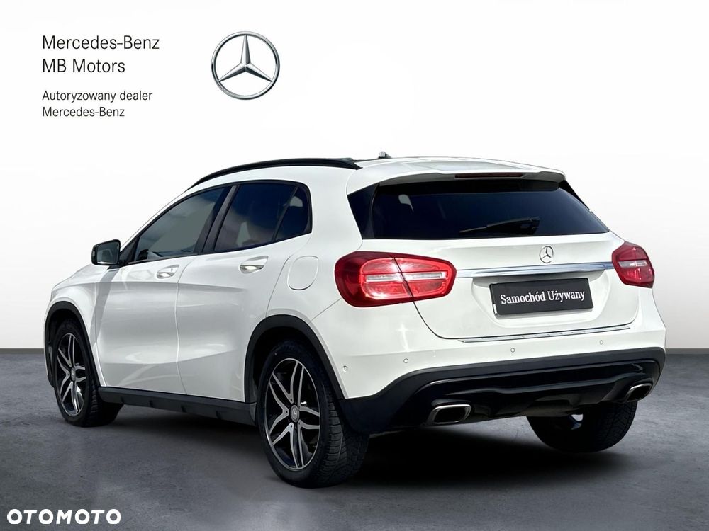 Mercedes-Benz GLA - 4