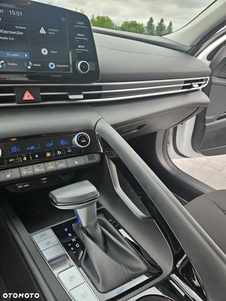 Hyundai Elantra 1.6 Executive CVT - 15
