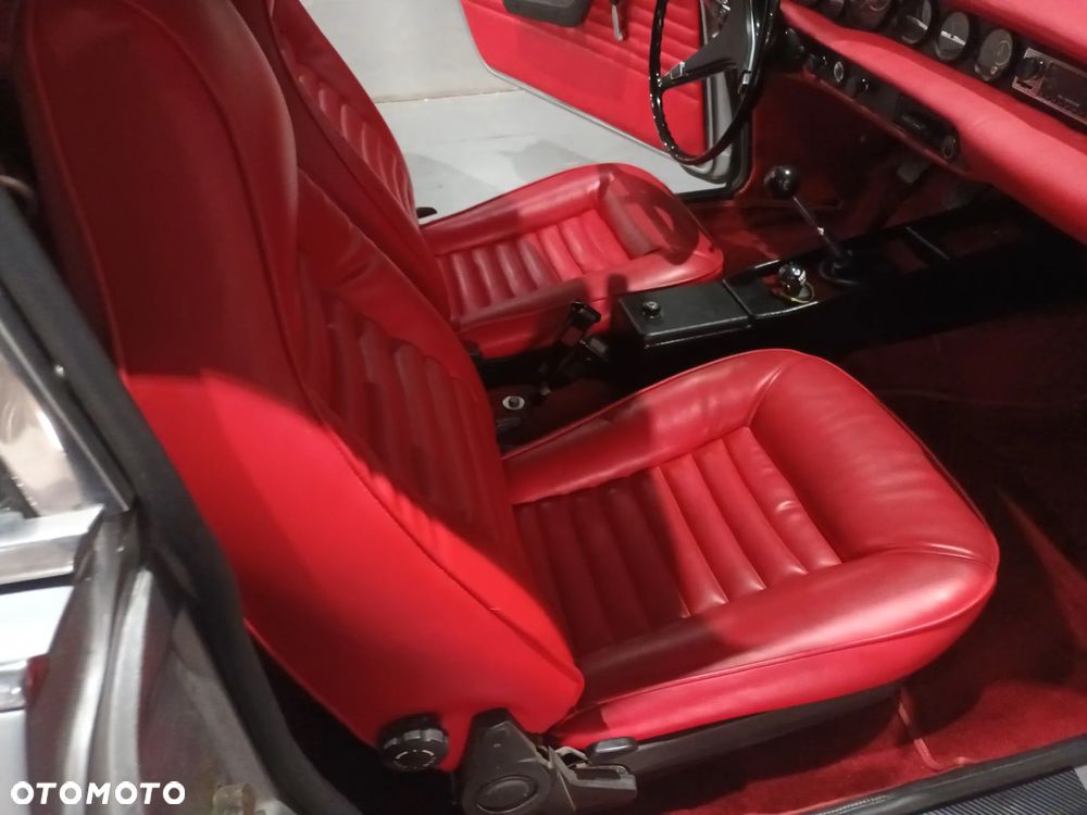 Volvo P1800 - 12