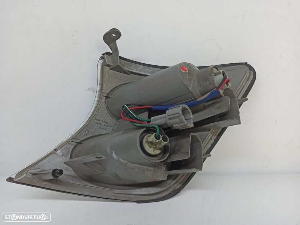 FAROLIM FRENTE DIREITO NISSAN PATROL GR (Y61) BáSICO - 2