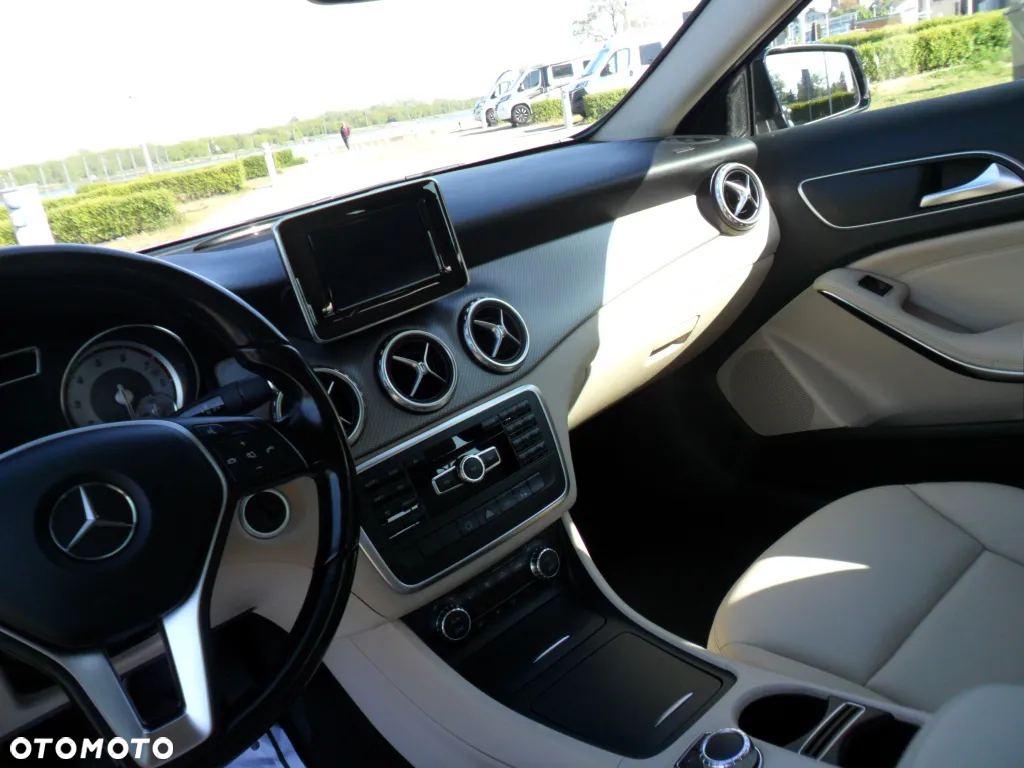 Mercedes-Benz GLA - 20