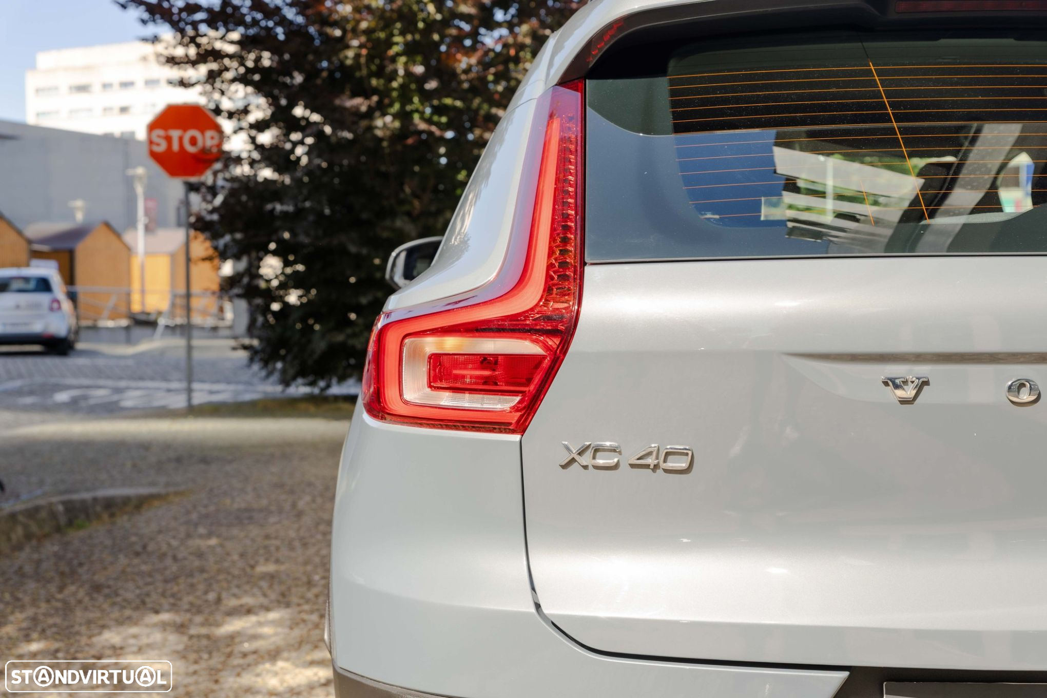 Volvo XC 40 1.5 T2 Momentum Core Geartronic - 17